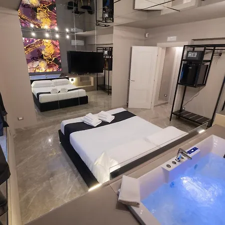 Maximum Exclusive & Vendégház