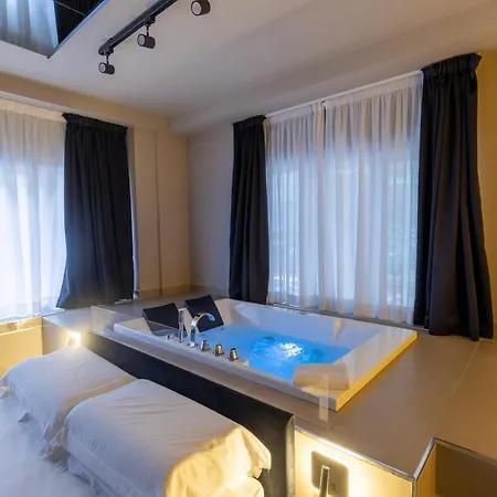 Maximum Exclusive Suite&spa